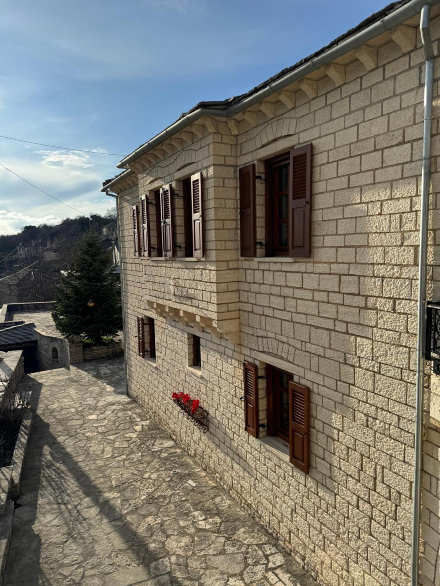 Villa Βίτσα Πετρόκτιστο Αρχοντικό "Ιόλη" Με Θέα Ζαγόρι Exterior foto